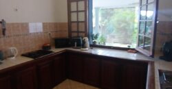 A louer une grande villa de type F6 de 169m2 avec jardin à Saint Gilles Les Hauts