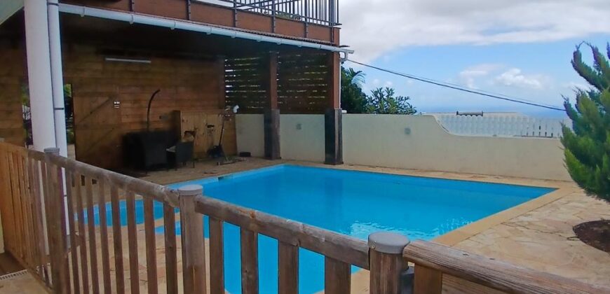 Location d’une magnifique villa F4 avec piscine, jacuzzi et une splendide vue mer à Bois de Nèfles Saint-Paul