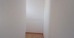 A louer un appartement F2 de 63m2 avec cour situé à 5 mins à pieds du front de mer à Saint Paul