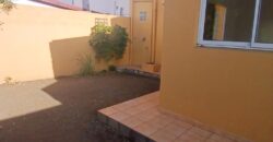 A louer un appartement F2 de 63m2 avec cour situé à 5 mins à pieds du front de mer à Saint Paul