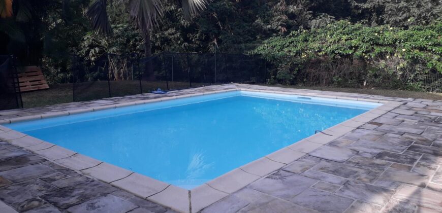 Location d’une charmante villa F5 en duplex avec piscine nichée sur le bas de la Possession