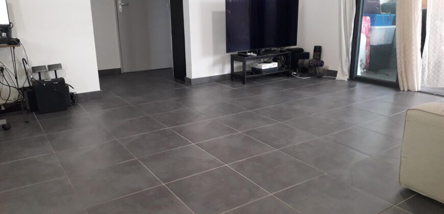 A louer un appartement F4 de 71.95m2 situé en plein centre ville de la Possession