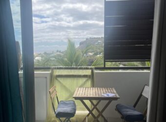 A louer un studio meublé de 28m2 proche de la plage et commerces à Boucan Canot