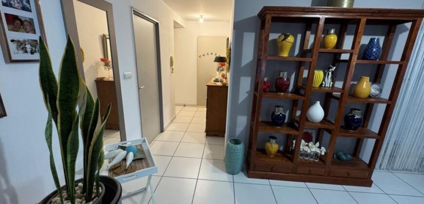 À vendre un charmant appartement T3 de 78 m2 situé dans une résidence de standing au Tampon