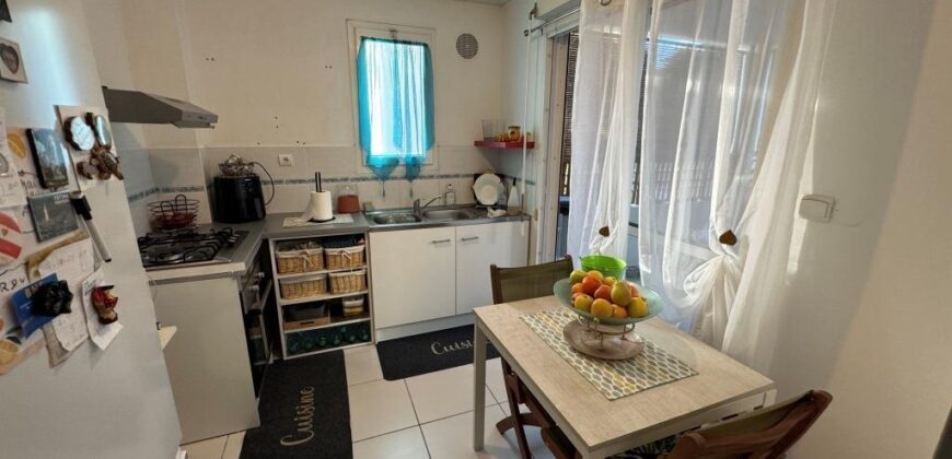 À vendre un charmant appartement T3 de 78 m2 situé dans une résidence de standing au Tampon
