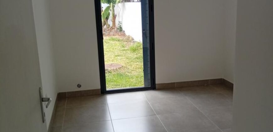 A louer un appartement récent de 67m2 proche des commerces à La Saline les Hauts