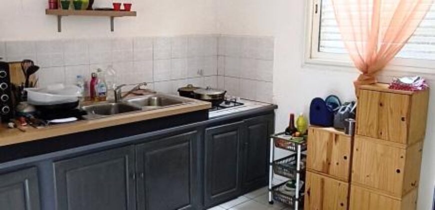 Location appartement T3 situé en fond d’impasse dans un quartier calme à Saint Joseph