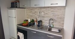 A vendre un lot de deux appartements, un T2 et un studio, situés à seulement 2 minutes à pied de la plage au cœur de Saint-Gilles les Bains