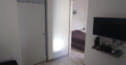 A vendre un lot de deux appartements, un T2 et un studio, situés à seulement 2 minutes à pied de la plage au cœur de Saint-Gilles les Bains