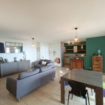 À vendre un bel appartement T4 avec vue mer situé dans une résidence sécurisée avec piscine au centre-ville de Saint Denis