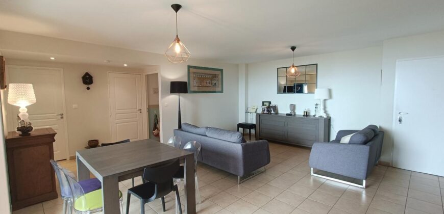 À vendre un bel appartement T4 avec vue mer situé dans une résidence sécurisée avec piscine au centre-ville de Saint Denis