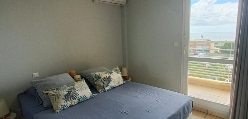 À vendre un bel appartement T4 avec vue mer situé dans une résidence sécurisée avec piscine au centre-ville de Saint Denis