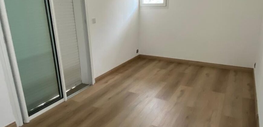 À louer une villa T5/6 de plain-pied avec piscine et jardin située à La Montagne