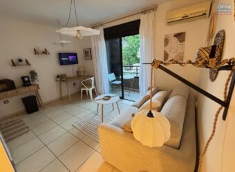 À louer charmant studio meublé situé dans la résidence Lobellia à Sainte Clotilde