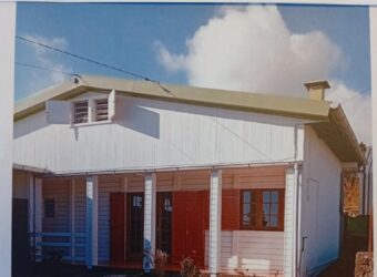Vente villa T4 duplex jumelée de 90 m2 située dans les hauteurs de La Plaines des Cafres