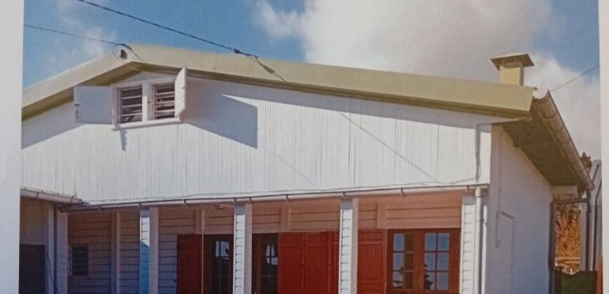 Vente villa T4 duplex jumelée de 90 m2 située dans les hauteurs de La Plaines des Cafres
