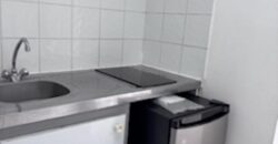 À louer un studio situé dans la résidence Les Orangelles à Sainte Clotilde