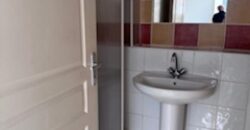 À louer un studio situé dans la résidence Les Orangelles à Sainte Clotilde