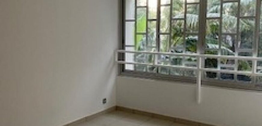 Location d’un appartement de type F2 situé dans une résidence sécurisée à Saint Denis