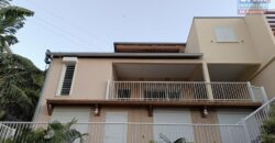 À louer une grande et belle villa T6 avec vue mer située sur les hauteurs de La Possession