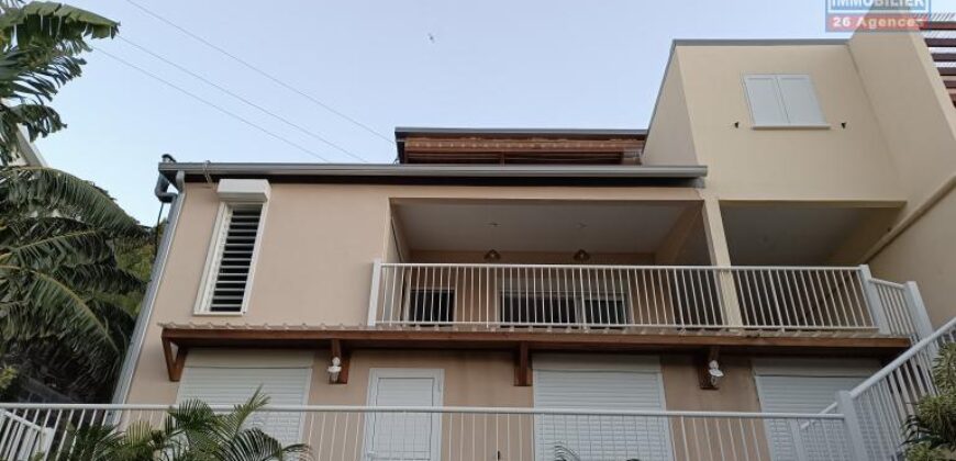 À louer une grande et belle villa T6 avec vue mer située sur les hauteurs de La Possession