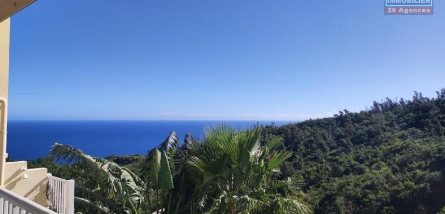 À louer une grande et belle villa T6 avec vue mer située sur les hauteurs de La Possession