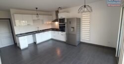 À louer une grande et belle villa T6 avec vue mer située sur les hauteurs de La Possession