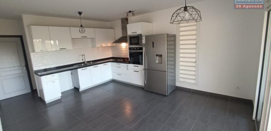 À louer une grande et belle villa T6 avec vue mer située sur les hauteurs de La Possession
