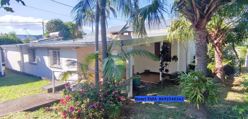 À louer à Saint-Joseph charmante villa F4 de plain-pied de 120 m² avec jardin