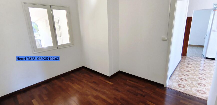 À louer à Saint-Joseph charmante villa F4 de plain-pied de 120 m² avec jardin