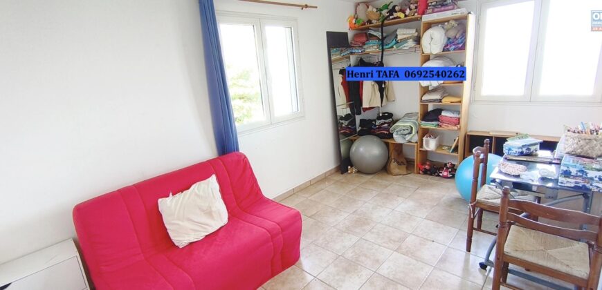 Location d’une jolie villa T5 à étage de 115.50 m2 située à Saint Joseph