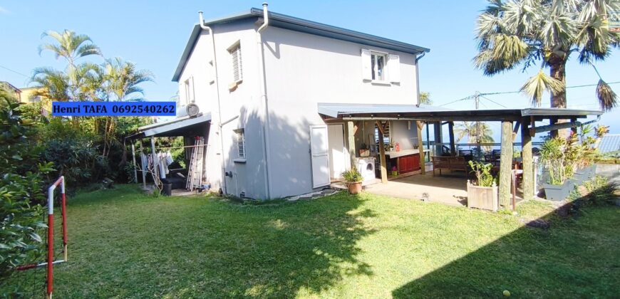 Location d’une jolie villa T5 à étage de 115.50 m2 située à Saint Joseph