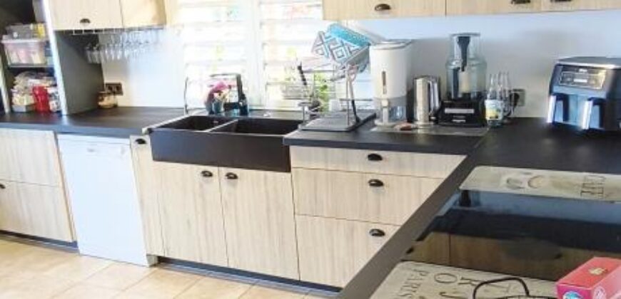 Location d’une jolie villa T5 à étage de 115.50 m2 située à Saint Joseph