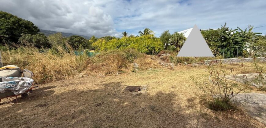 Vente terrain de 964 m² situé à deux pas du Lagon à Saline-les-Bains