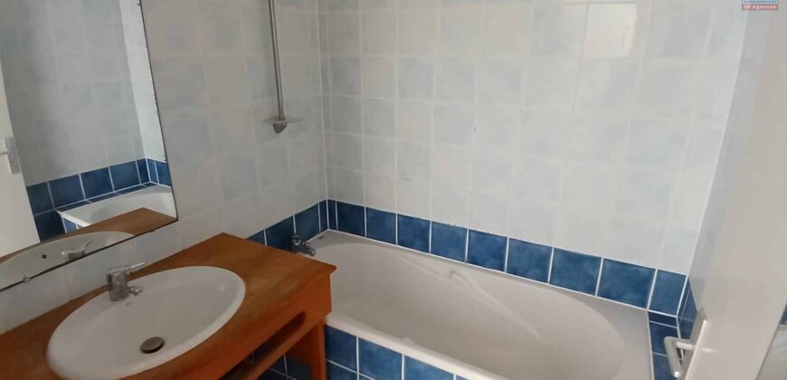 A vendre un appartement T2 de 35m2 dans une résidence sécurisée avec piscine à Saint Denis