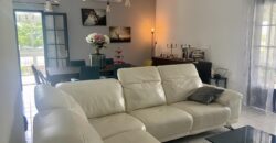 À vendre une superbe villa T7 de 325 m2 entièrement rénovée située en plein centre du Tampon