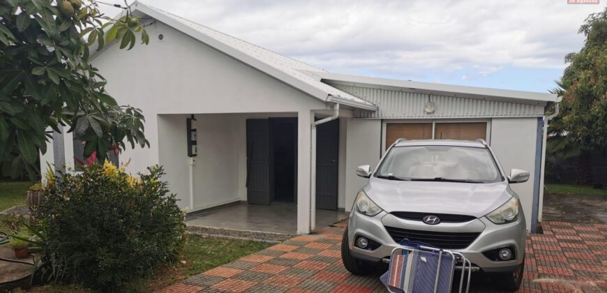 Location d’une agréable villa T4 avec beau jardin clôturé située à Saint Louis