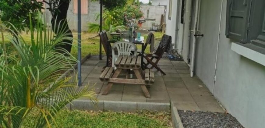 Location d’une agréable villa T4 avec beau jardin clôturé située à Saint Louis