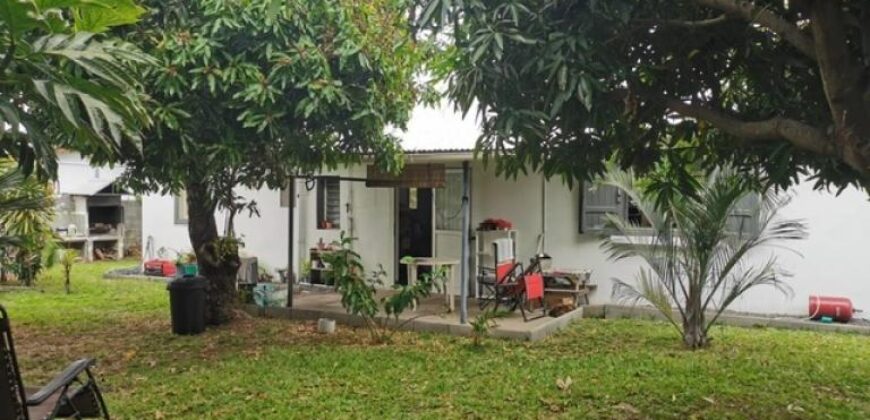 Location d’une agréable villa T4 avec beau jardin clôturé située à Saint Louis