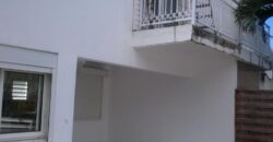 À louer villa mitoyenne de type F3 située à Saint Louis dans le quartier de Roche Maigre