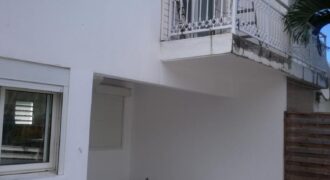 À louer villa mitoyenne de type F3 située à Saint Louis dans le quartier de Roche Maigre