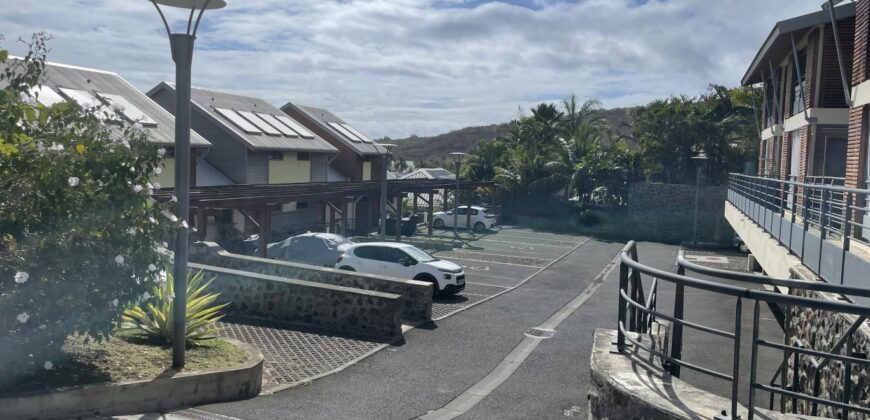En vente un appartement F3 en duplex dans une résidence avec piscine à la Saline les Bains