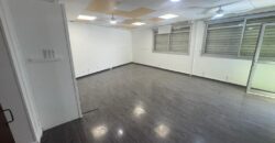 À louer un local professionnelle ou commercial de 66 m2 situé proche du centre-ville du Tampon