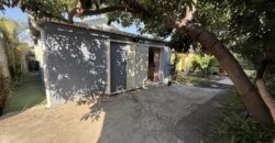 En vente une villa rénovée de 110 m2 située en fond d’une petite impasse calme à Roche Maigre