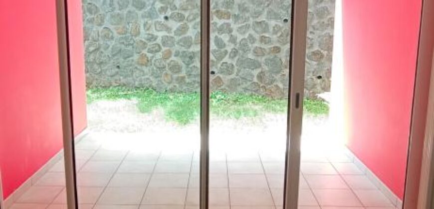 À louer un agréable appartement T2 de 45.65 m2 situé. dans une résidence sécurisée à SAINT JOSEPH