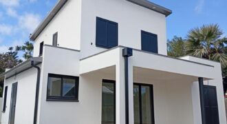 À vendre villa T4 en duplex située à seulement 10 minutes de Saint-Pierre