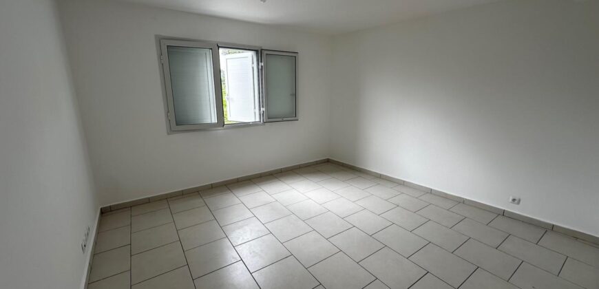 Location d’une villa récente de type F4 proche centre ville de Bras Panon