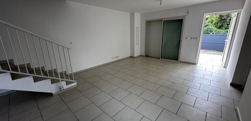 Location d’une villa récente de type F4 proche centre ville de Bras Panon