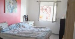 A vendre un charmant appartement T3 offrant une belle vue sur mer situé au quartier de l’Eperon à Saint Gilles Les Hauts