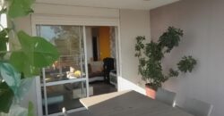 A vendre un charmant appartement T3 offrant une belle vue sur mer situé au quartier de l’Eperon à Saint Gilles Les Hauts